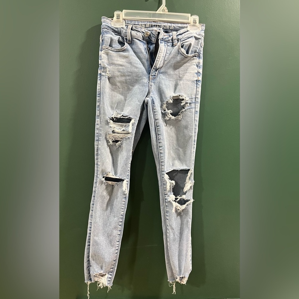 American Eagle Outfitters Light Wash Ripped Skinny Jeans